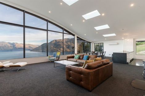 Photo of property in 9 Vanda Place, Fernhill, Queenstown, 9300