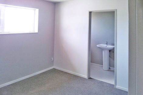 Photo of property in 57a Tiroroa Avenue, Te Atatu South, Auckland, 0610