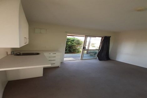 Photo of property in 10 Garvins Road, Hornby, Christchurch, 8042