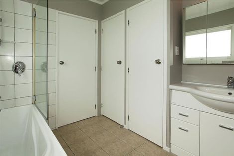 Photo of property in 1/134 Calliope Road, Stanley Point, Auckland, 0624