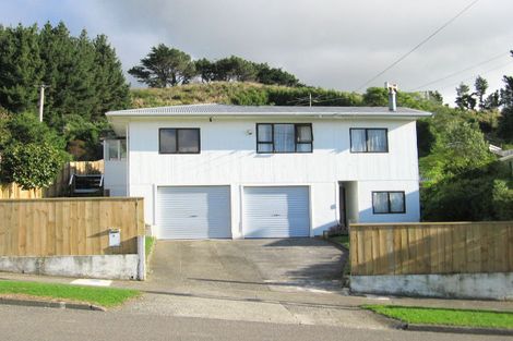 Photo of property in 6 Cardiff Crescent, Cannons Creek, Porirua, 5024