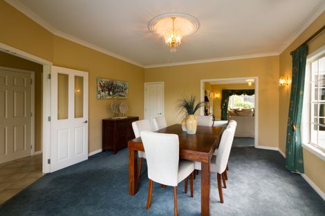 Photo of property in 11 The Oaks, Awapuni, Palmerston North, 4412