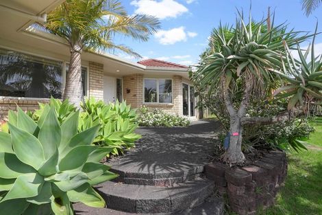 Photo of property in 7 Louvain Place, Greenhithe, Auckland, 0632