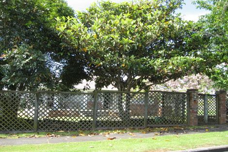 Photo of property in 1 Tanners Road, Mangere Bridge, Auckland, 2022