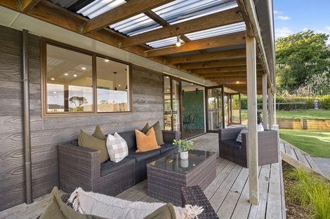 Photo of property in 44b Crosland Road, South Head, 0874