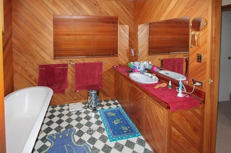 Photo of property in 32 Okareka Loop Road, Lake Okareka, Rotorua, 3076