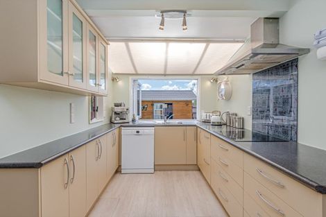 Photo of property in 43 Benmore Avenue, Cloverlea, Palmerston North, 4412