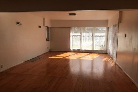 Photo of property in 12 Durham Street, Te Atatu Peninsula, Auckland, 0610