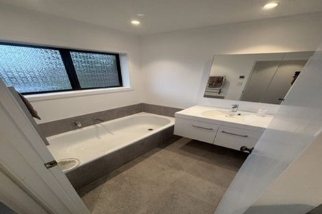 Photo of property in 14 Mark Edward Drive, Half Moon Bay, Auckland, 2012