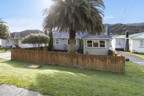 Photo of property in 13 Main Road, Wainuiomata, Lower Hutt, 5014