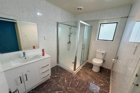 Photo of property in 12 Scanlen Terrace, Kelston, Auckland, 0602