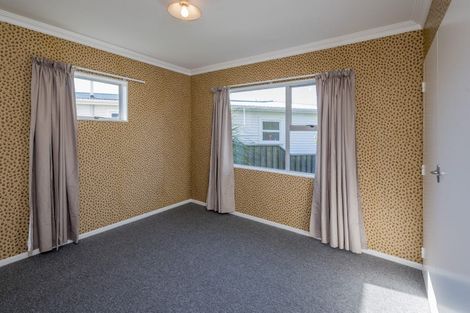 Photo of property in 9 Featherston Street, Levin, 5510
