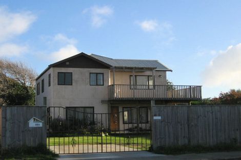 Photo of property in 22 Rauparaha Street, Waikanae Beach, Waikanae, 5036