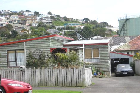 Photo of property in 30 Pioneer Road, Moturoa, New Plymouth, 4310
