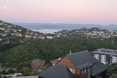 Photo of property in 5 Cavalry Close, Crofton Downs, Wellington, 6035