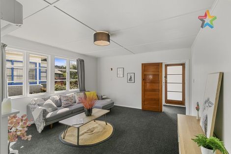 Photo of property in 15 Watkins Grove, Taita, Lower Hutt, 5011