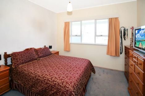 Photo of property in 21 Paynters Avenue, Strandon, New Plymouth, 4312