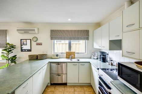 Photo of property in 2/193 Gloucester Street, Taradale, Napier, 4112