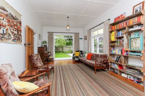 Photo of property in 372a Carrington Street, Upper Vogeltown, New Plymouth, 4310