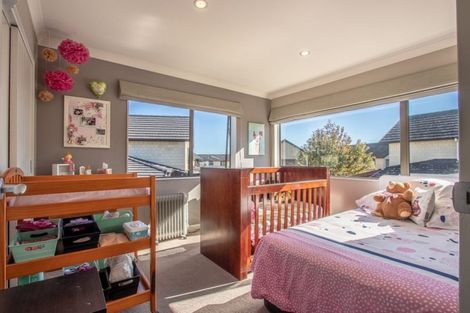 Photo of property in 17 Bluewater Place, Paraparaumu, 5032