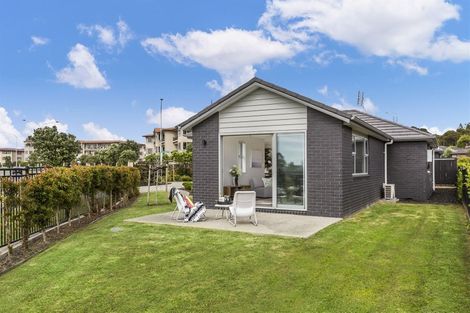 Photo of property in 81 West Hoe Road, Orewa, 0931