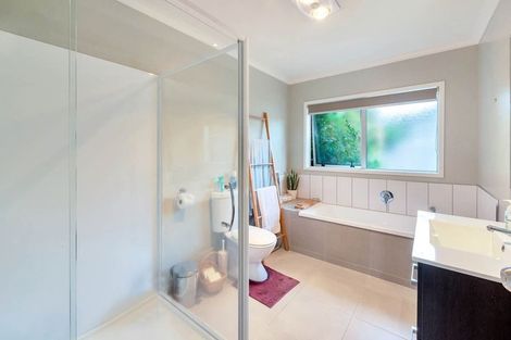 Photo of property in 11 Mural Place, Greenhithe, Auckland, 0632