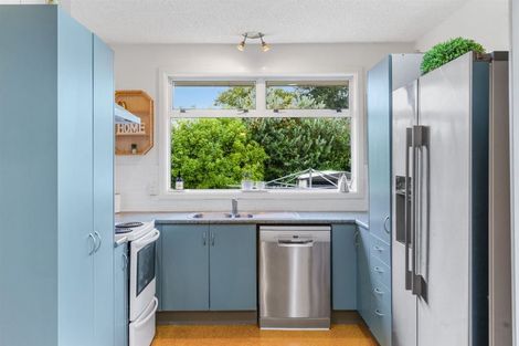 Photo of property in 6 Condell Avenue, Papanui, Christchurch, 8053