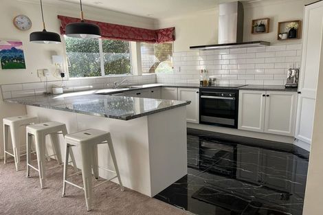 Photo of property in 8 Ballini Rise, West Harbour, Auckland, 0618