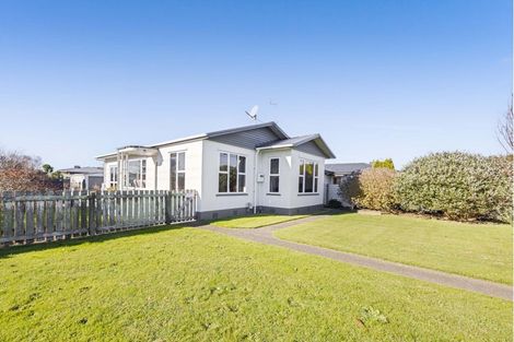 Photo of property in 114 Glover Road, Hawera, 4610