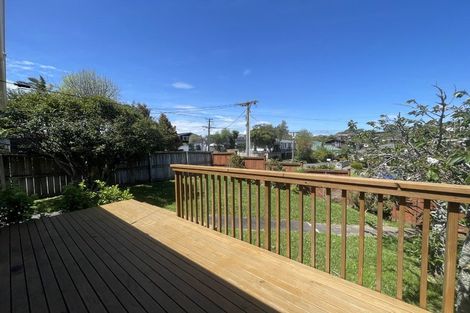 Photo of property in 1/5 Bond Crescent, Forrest Hill, Auckland, 0620