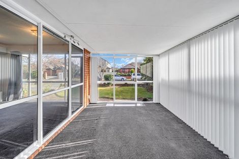 Photo of property in 2/52a Berkshire Drive, Avonhead, Christchurch, 8042