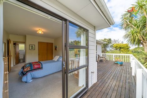 Photo of property in 42 Matuhi Street, Tirohanga, Lower Hutt, 5010