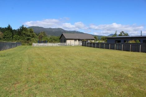 Photo of property in 28 Ngahana Place, Turangi, 3334
