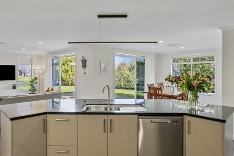 Photo of property in 19 Montgomery Crescent, Kinloch, Taupo, 3377