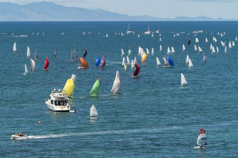 Photo of property in 1/909 Beach Road, Waiake, Auckland, 0630