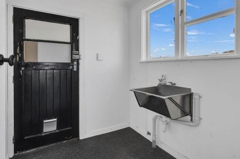 Photo of property in 33 Matipo Street, Castlecliff, Whanganui, 4501