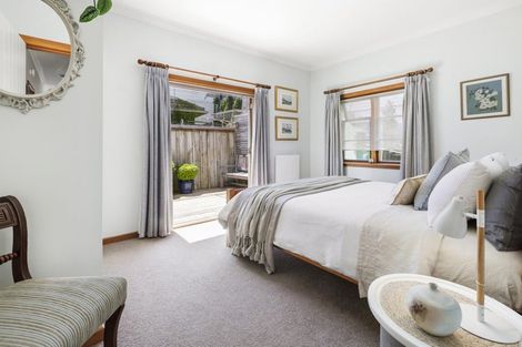 Photo of property in 201 Townsend Road, Miramar, Wellington, 6022