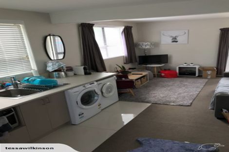 Photo of property in 2/14 Finchley Road, Torbay, Auckland, 0630