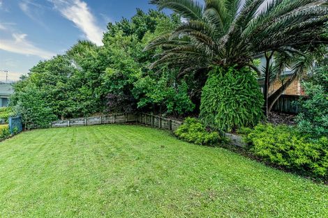 Photo of property in 25 Hogarth Rise, West Harbour, Auckland, 0618