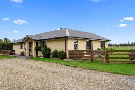 Photo of property in 77 Round Hill Road, Loburn, Rangiora, 7472