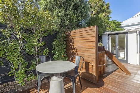 Photo of property in 94 Elizabeth Street, Mount Victoria, Wellington, 6011