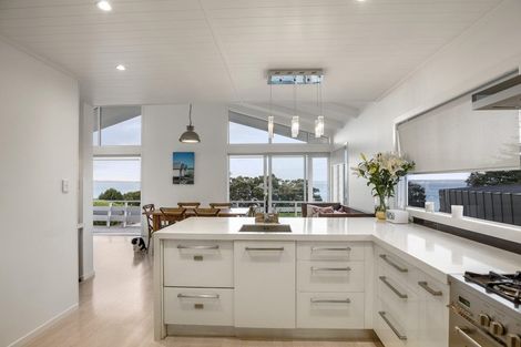 Photo of property in 84 Marine Parade, Mellons Bay, Auckland, 2014