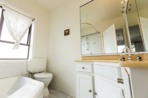 Photo of property in 95 Clovelly Road, Bucklands Beach, Auckland, 2012