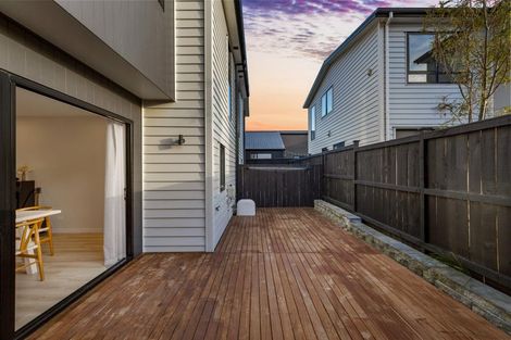 Photo of property in 24 Lumbarda Drive, Kumeu, 0810