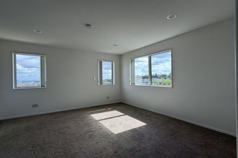 Photo of property in 150 Smales Road, East Tamaki, Auckland, 2013