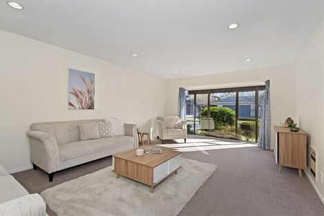 Photo of property in 1 Audley Gate, Avonhead, Christchurch, 8042