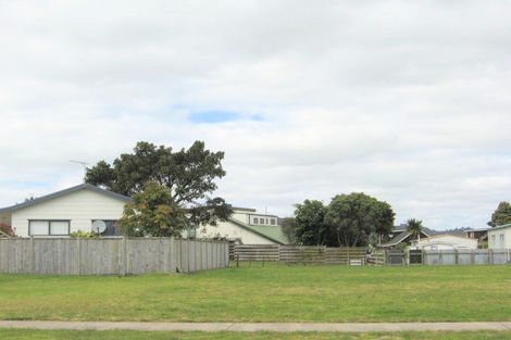 Photo of property in 12 Surf Street, Whitianga, 3510