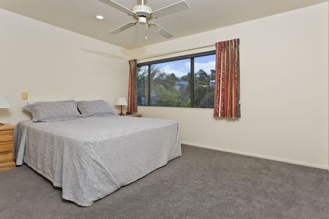 Photo of property in 1/177 Carlisle Road, Northcross, Auckland, 0632
