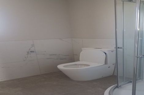 Photo of property in 2/30 West Coast Road, Glen Eden, Auckland, 0602