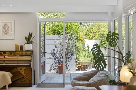 Photo of property in 102 Winchester Street, Merivale, Christchurch, 8014